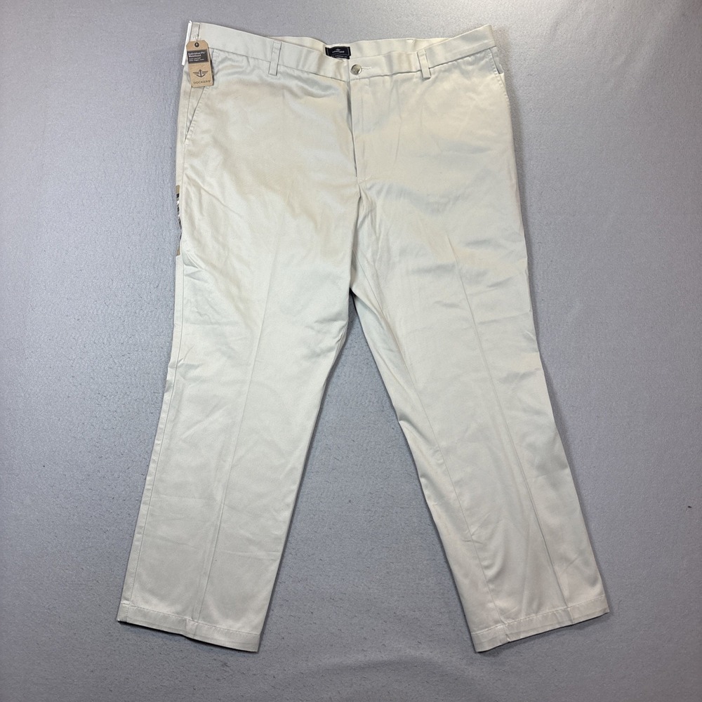 Y2K Dockers Men's Signature Khaki Flat Front Pants D2 Classic Fit Size 44x30 NWT